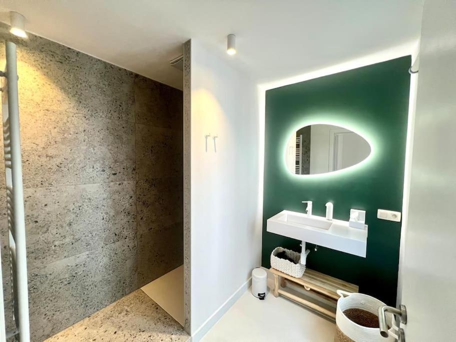 Duplex Chic Et Spacieux - Hypercentre Liège Extérieur photo